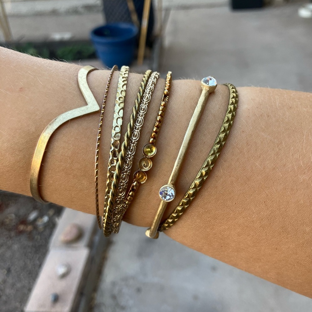 Elegant Gold Tone Bracelet Stack of 8 - Picture 3 of 4